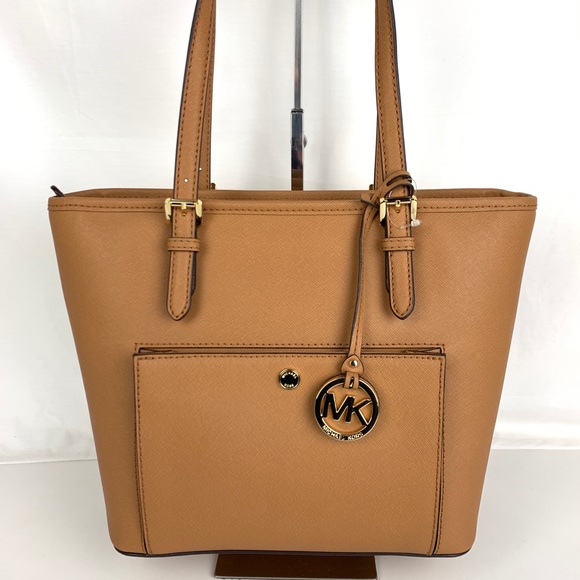 Michael Kors Handbags - Michael Kors Jet Set Medium Leather Pocket Tote